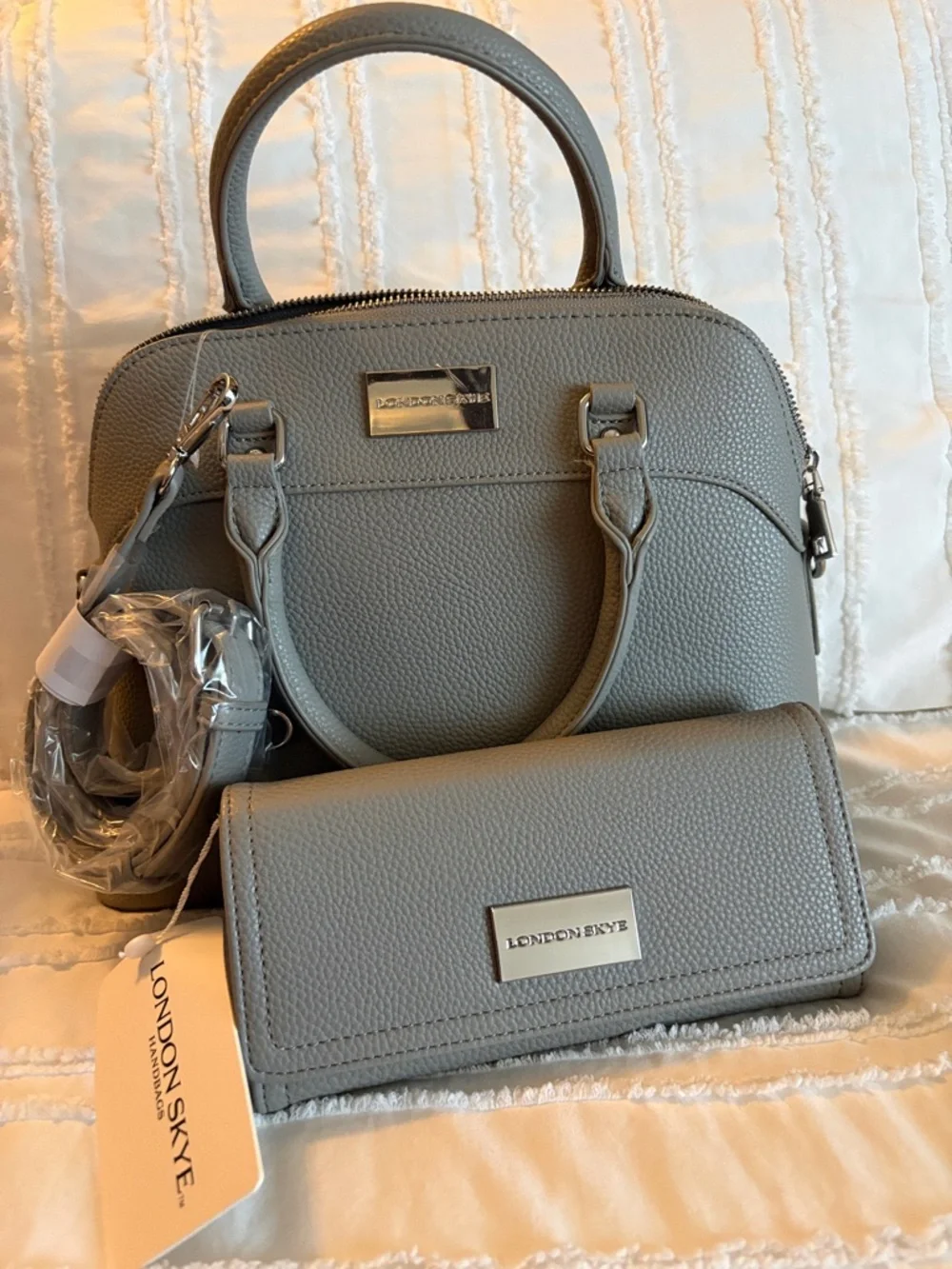 Brand new! London Skye handbag and wallet set